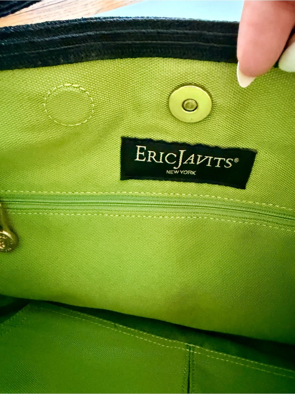 Eric Javits Black Squishee Straw Shoulder Tote Bag with Gold Hardware & Dustbag - Picture 4 of 9